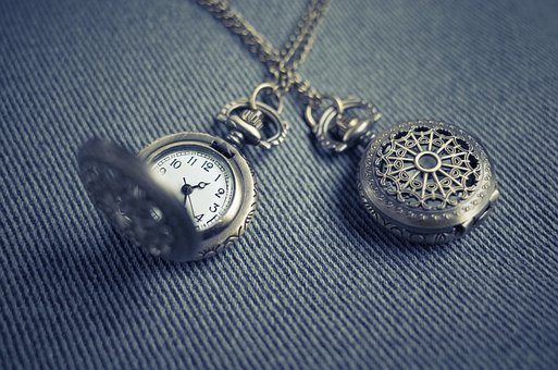 locket-2569573__340