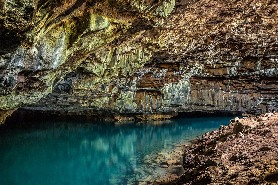 cave-863155_960_720.jpg