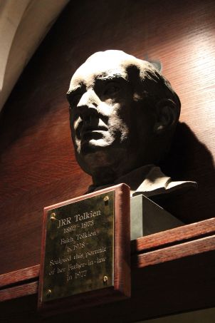 1200px-Oxford_Tolkien