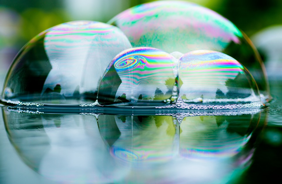 soap-bubbles-3825205_960_720.jpg